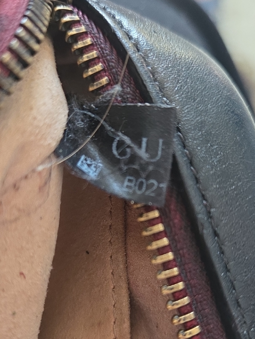 Gucci Black Mini Marmont Bag - Picture 16 of 16